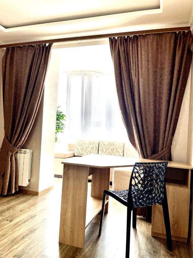 צ'רנוביץ Atlant Luxury Family Apart Поряд З Тц Депот, Безконтактне Заселення מראה חיצוני תמונה