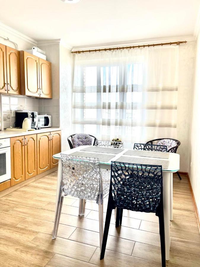 צ'רנוביץ Atlant Luxury Family Apart Поряд З Тц Депот, Безконтактне Заселення מראה חיצוני תמונה