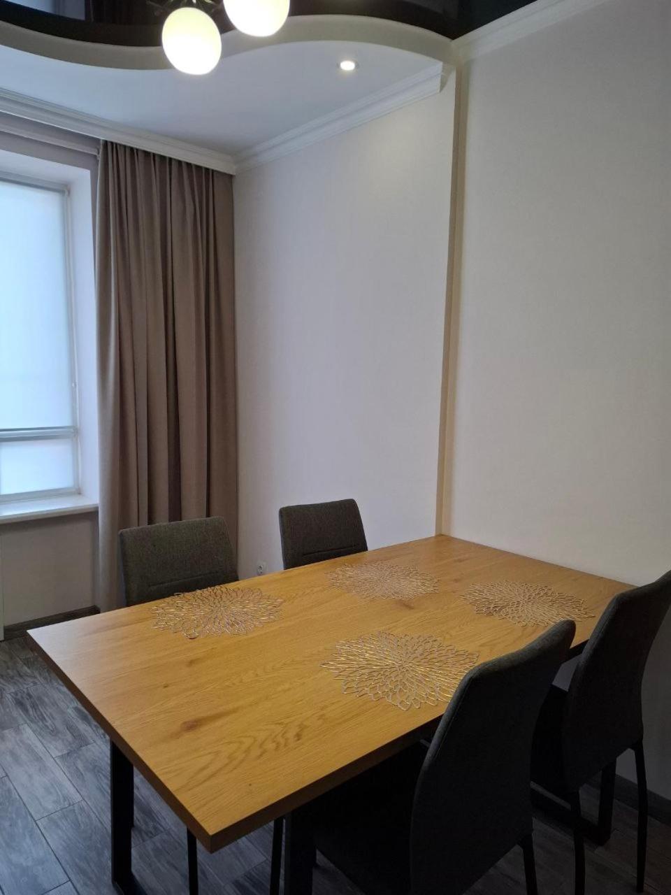 צ'רנוביץ Atlant Luxury Family Apart Поряд З Тц Депот, Безконтактне Заселення מראה חיצוני תמונה